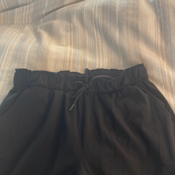 Lululemon black womens joggers sz12 - Picture 2 of 4